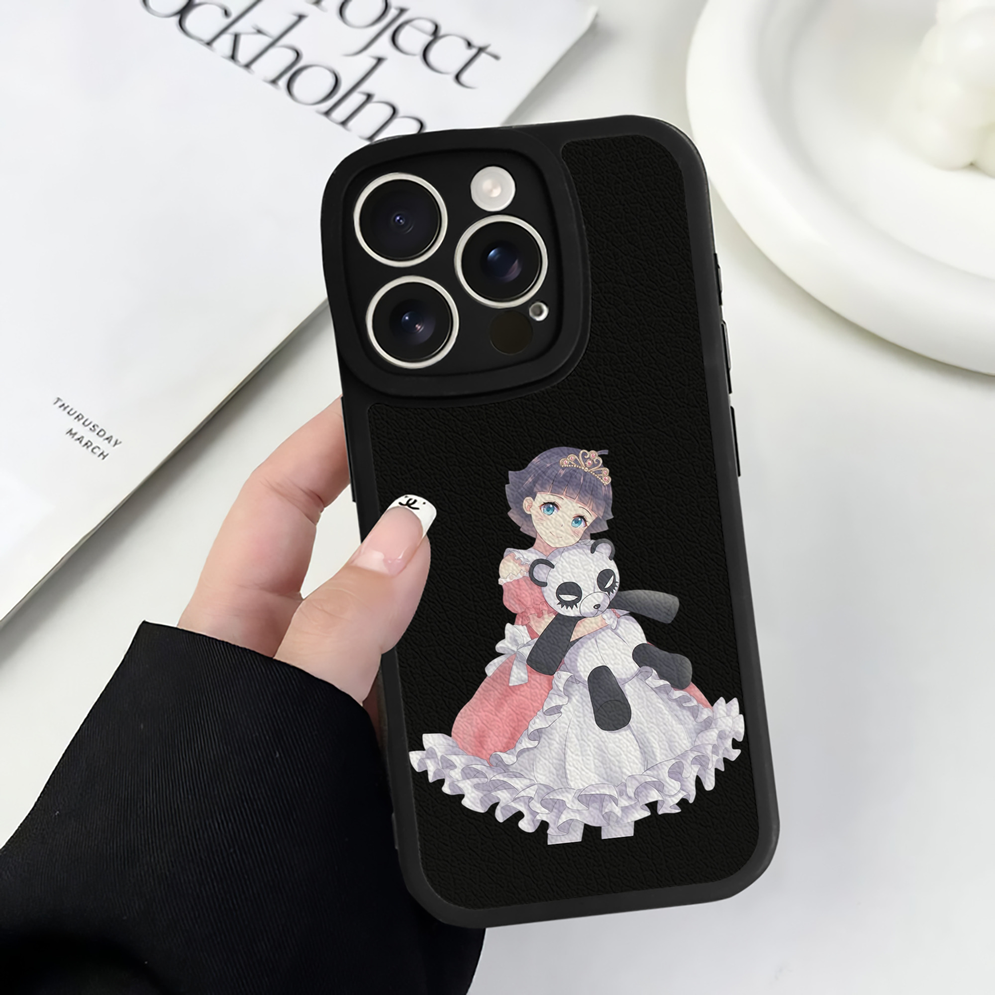 （画像用） NARUTO -ナルト- うずまき ヒマワリ Uzumaki Himawari 【iPhone 16シリーズ対応】シリコンスマホケース（レザー調） 材質：シリコン